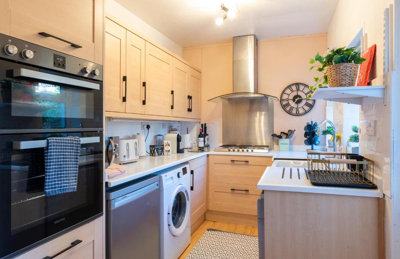 Beautiful 3 Bedroom Townhouse هاروغايت المظهر الخارجي الصورة